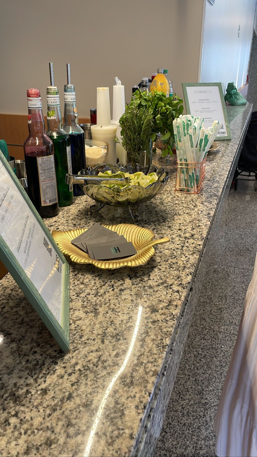 Bar autoral montado da Herms